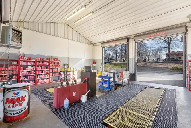 Strickland Brothers 10 Minute Oil Change Franchise