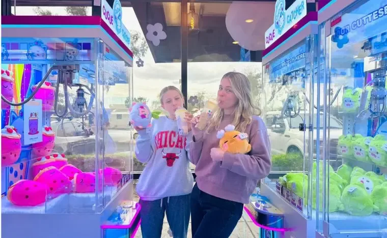 Boba CuCue Bubble Tea customers